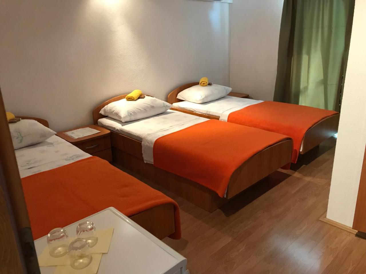 Room Ivana Neum Bagian luar foto